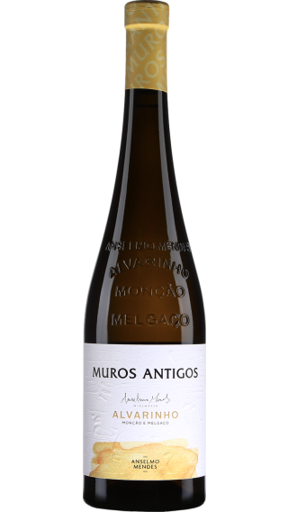 Bottle of Anselmo Mendes Muros Antigos Alvarinho 2022 wine 750 ml