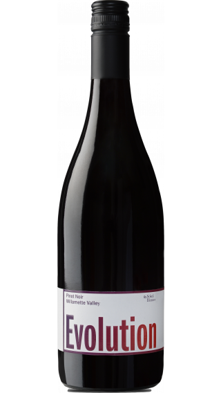 Bottle of Sokol Blosser Evolution Pinot Noir 2019 wine 750 ml